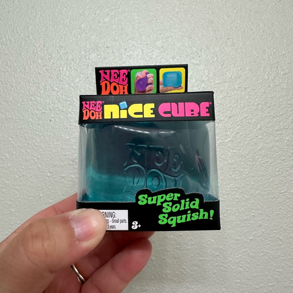 NeeDoh Nice Cube - Blue BRAND NEW FAST SHIPPING!!!